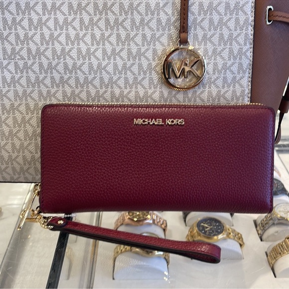 MICHAEL KORS Leather Continental Wristlet Phone Case Wallet 
Dark Cherry 
NWT - Picture 2 of 15
